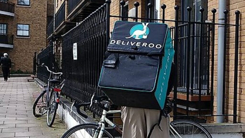 420px-Deliveroo_(25739651164)
