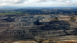 Mine de charbon à ciel ouvert à Hunter Vallay en juillet 2011 (Max Phillips pour Jeremy Buckingham MLC. CC-BY 2.0)