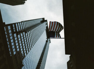 Make America Great Again ? La gauche au tapis face à la victoire de Trump et d’un capitalisme agressif et destructeur. Photographie : Juliette Pagacz