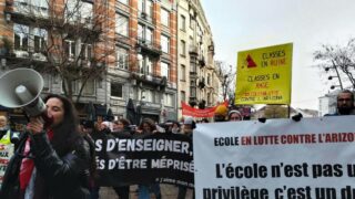 Piquet Enseignement le 25 novembre 2025 à l’Institut Arts et Métiers à Bruxelles (c) Ecole en lutte